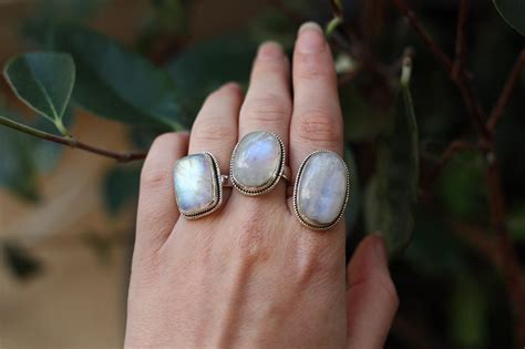 Moon mwgic opal ring
